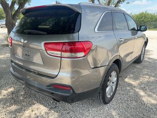 2016 Kia Sorento 2.4L LX - Exterior Rear Right Corner Image